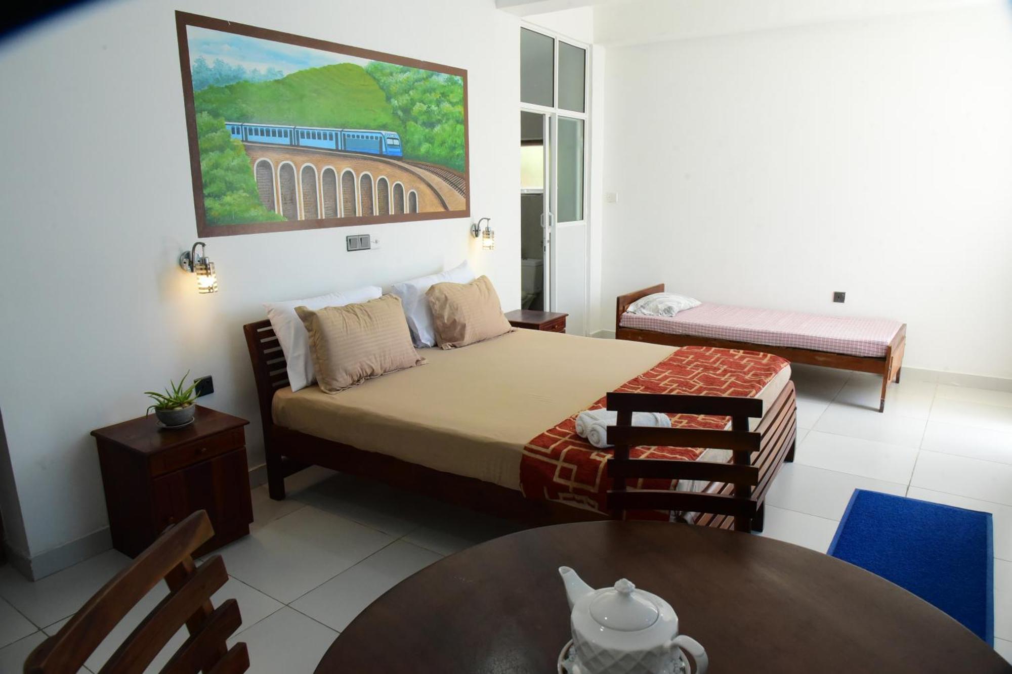 Hotel Happy Tuna Hikkaduwa Exterior photo