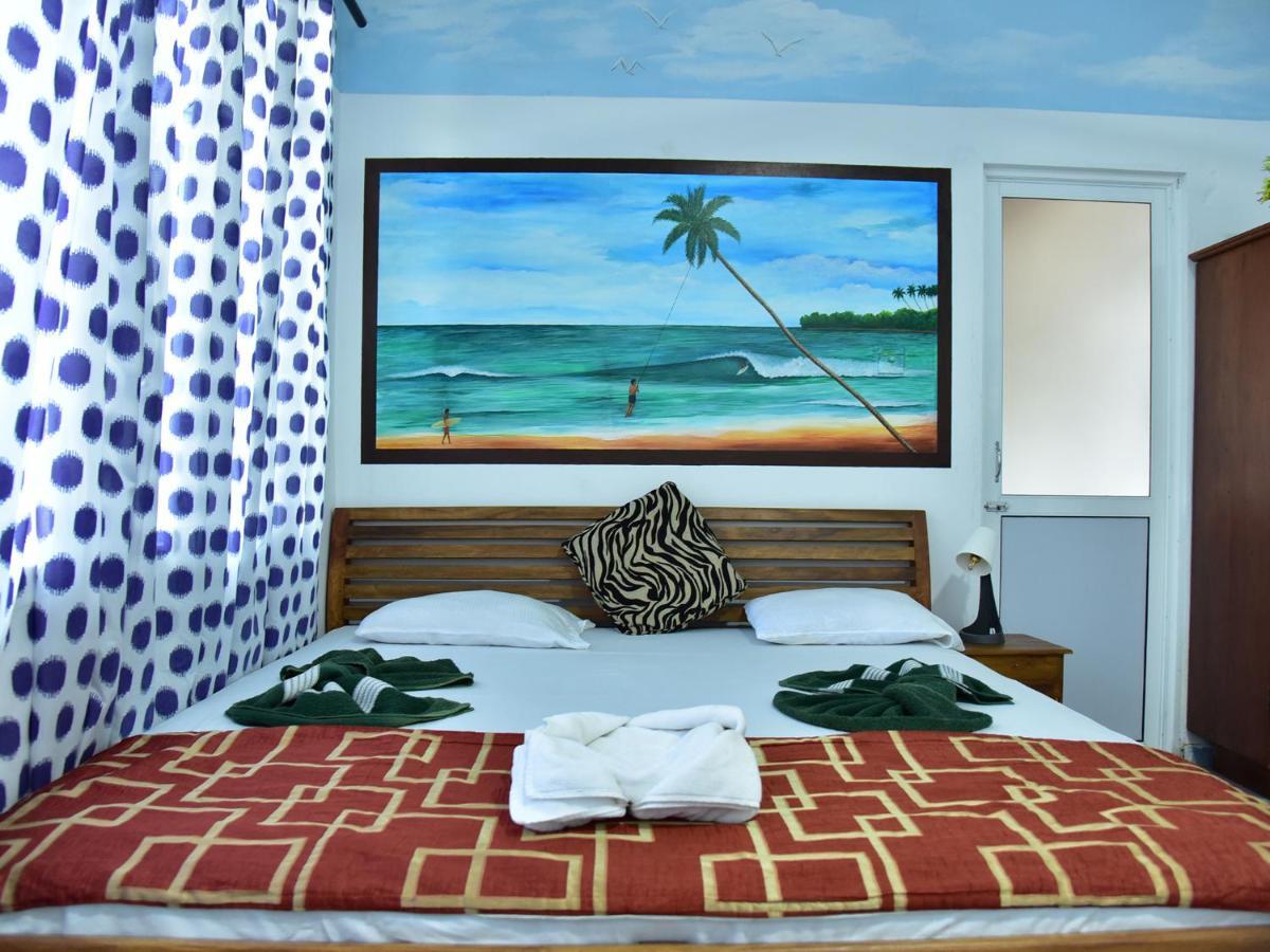 Hotel Happy Tuna Hikkaduwa Exterior photo